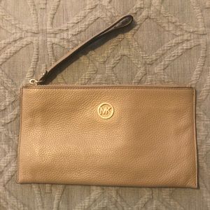 Michael Kors Envelope wristlet